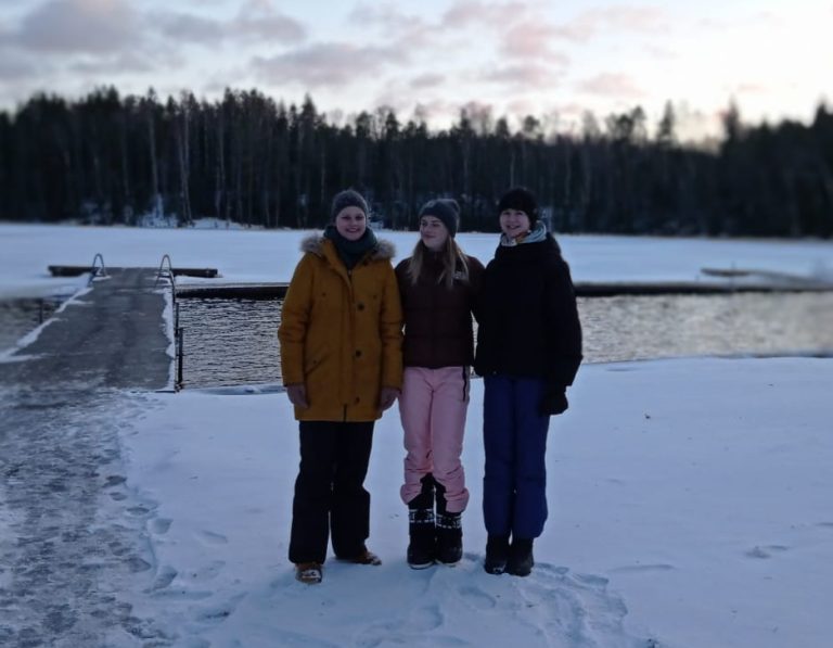 Gastschwester Liza mit Vida und Esther
