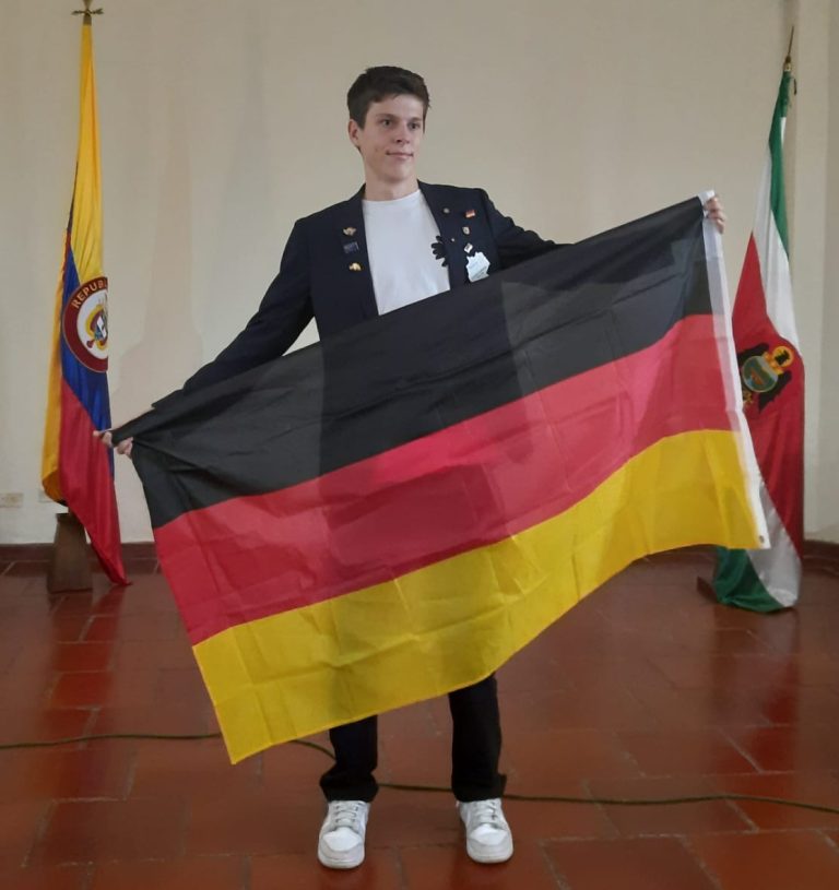 Konstantin als Repräsentant Deutschlands bei einer Veranstaltung des Rotary Clubs